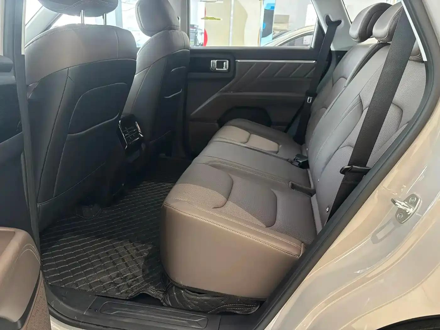 Starlight 560 2026 Model 1.5T CVT Elite — миниатюра 19