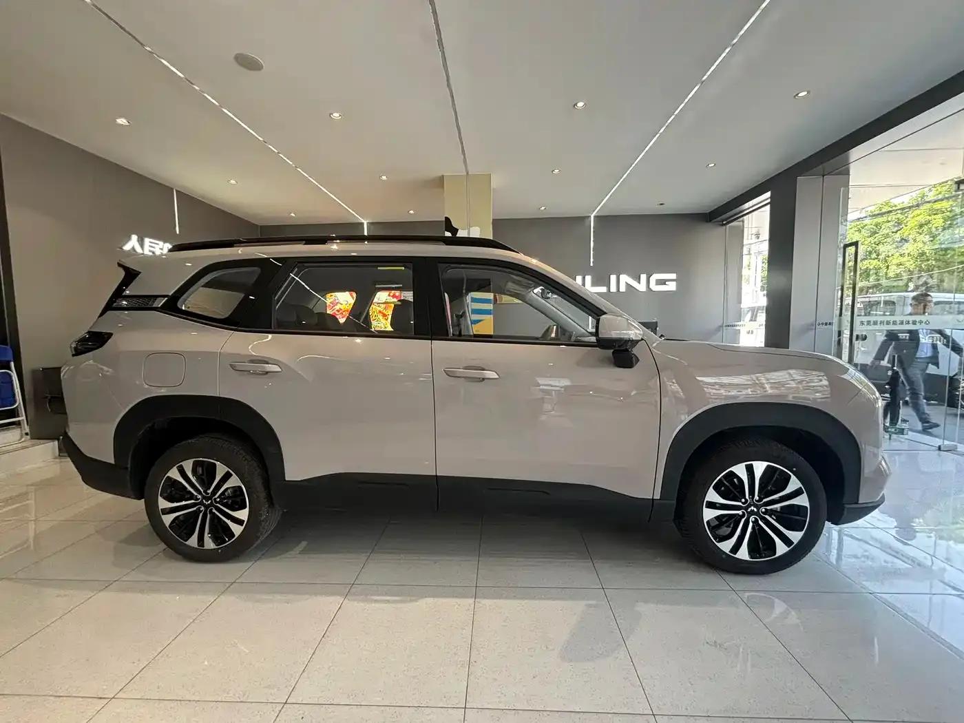 Starlight 560 2026 Model 1.5T CVT Elite — миниатюра 4
