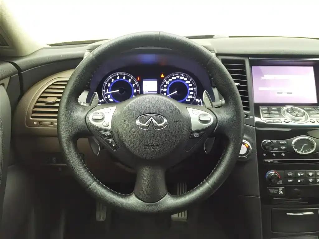 Infiniti QX70 2013 3.7L Standard Edition — миниатюра 11
