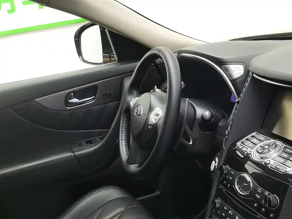 Infiniti QX70 2013 3.7L Standard Edition — миниатюра 22