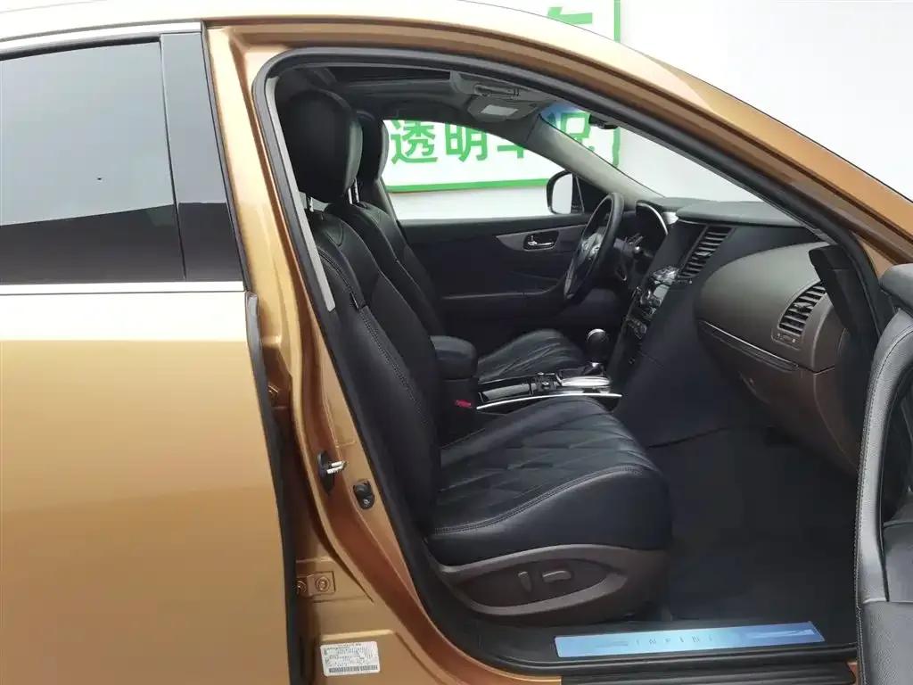 Infiniti QX70 2013 3.7L Standard Edition — миниатюра 23