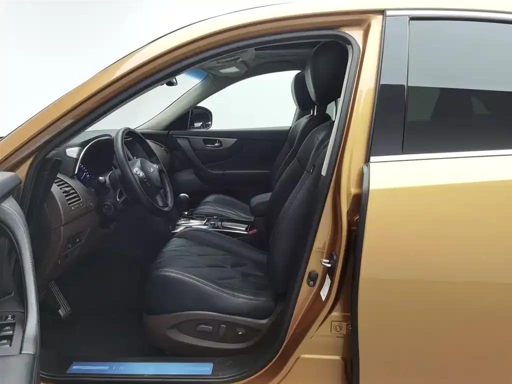 Infiniti QX70 2013 3.7L Standard Edition — миниатюра 10