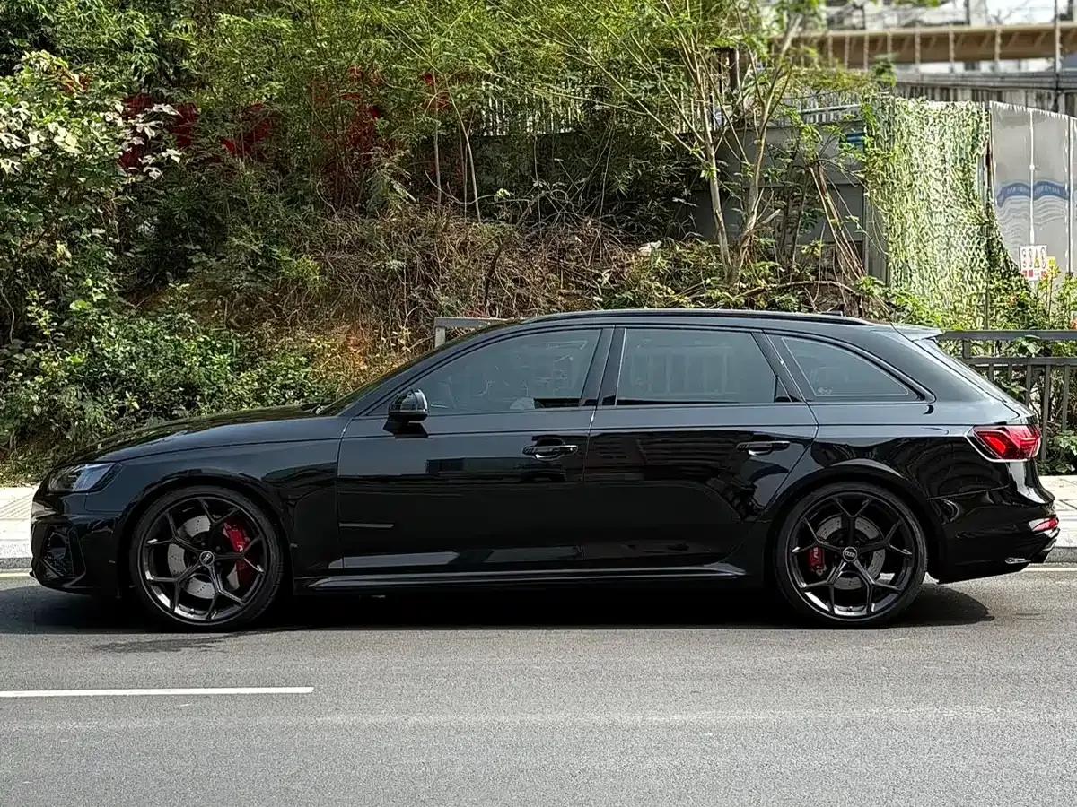 2024 Audi RS 4 RS4 Avant Ultimate Edition — миниатюра 3