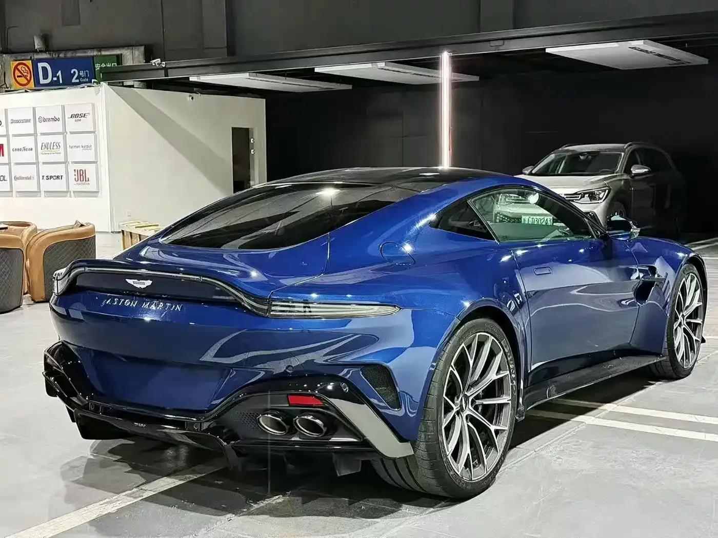 2024 V8 Vantage 4.0T V8 Coupe — миниатюра 4