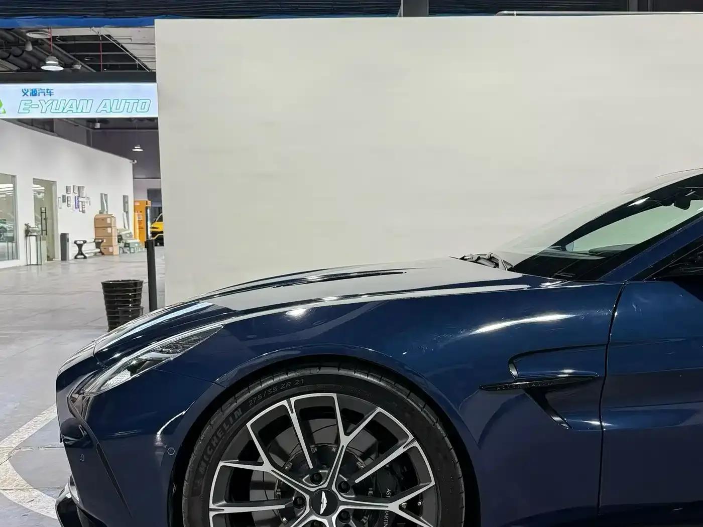 2024 V8 Vantage 4.0T V8 Coupe — миниатюра 8