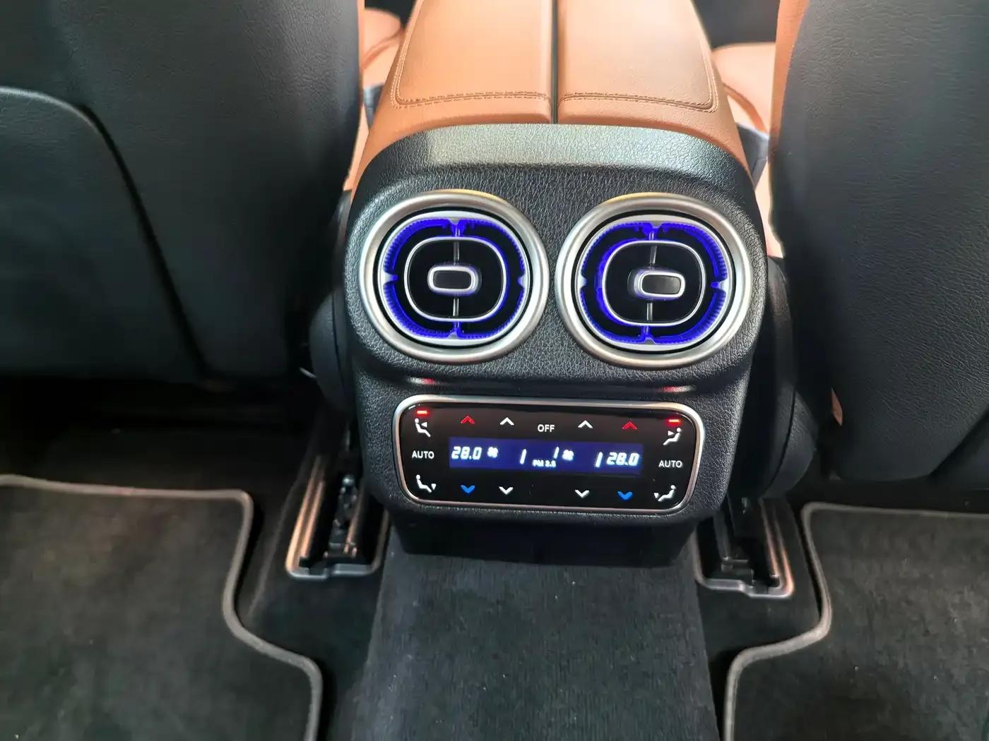 Mercedes-Benz GLC PHEV 2025 350 e L 4MATIC Classic Edition — миниатюра 7