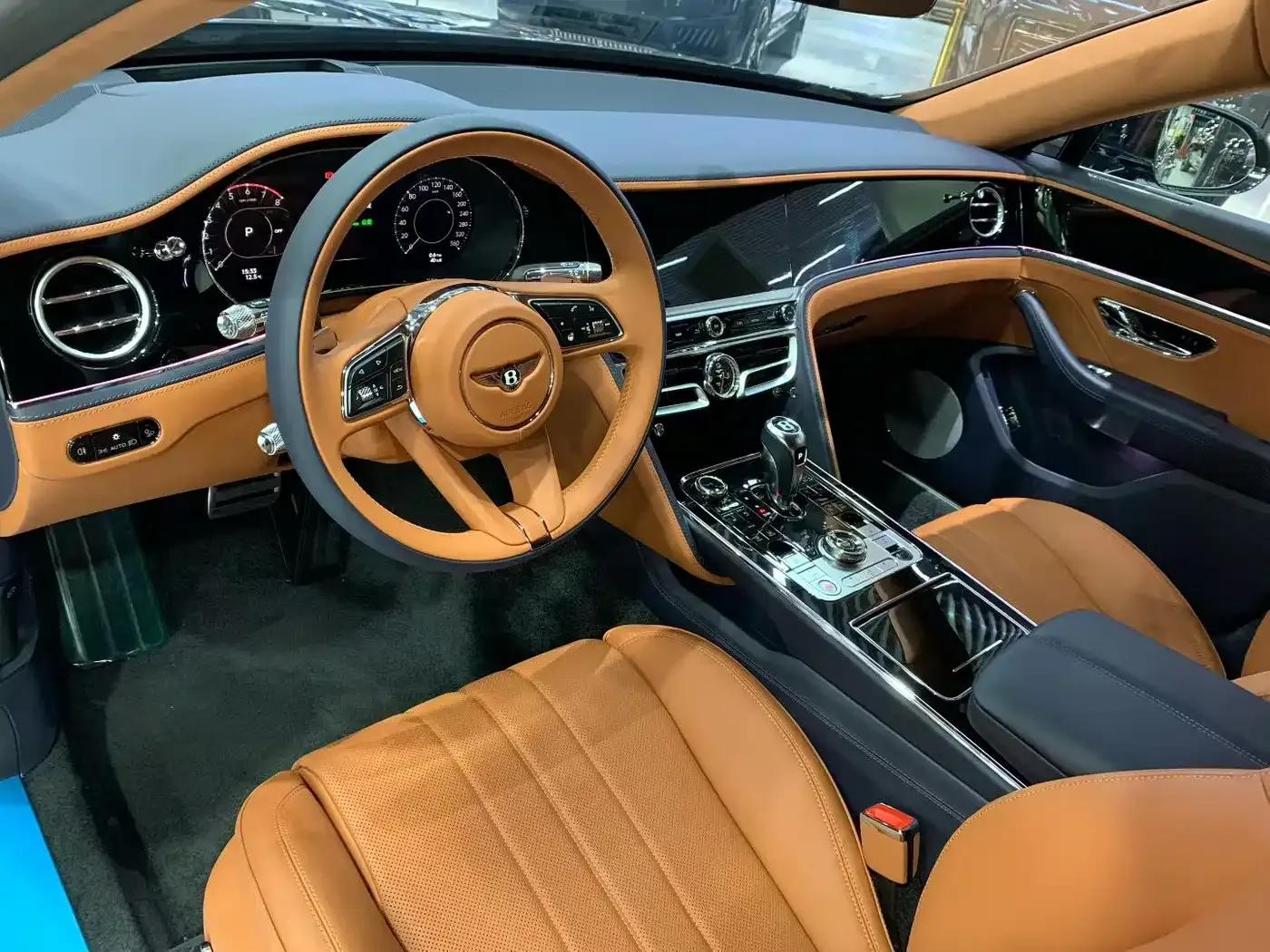 2026 Mercedes-Benz Flying Spur Plug-in Hybrid 4.0T V8 Standard Edition — миниатюра 4