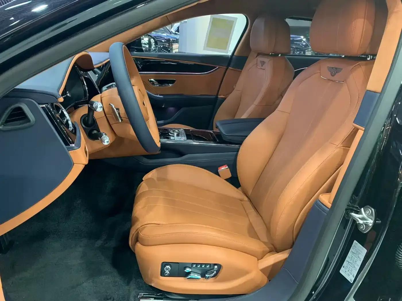 2026 Mercedes-Benz Flying Spur Plug-in Hybrid 4.0T V8 Standard Edition — миниатюра 5