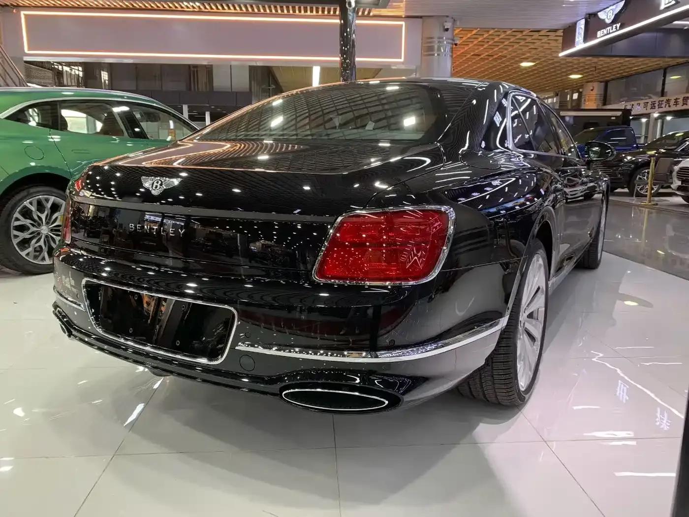 2026 Mercedes-Benz Flying Spur Plug-in Hybrid 4.0T V8 Standard Edition — миниатюра 9