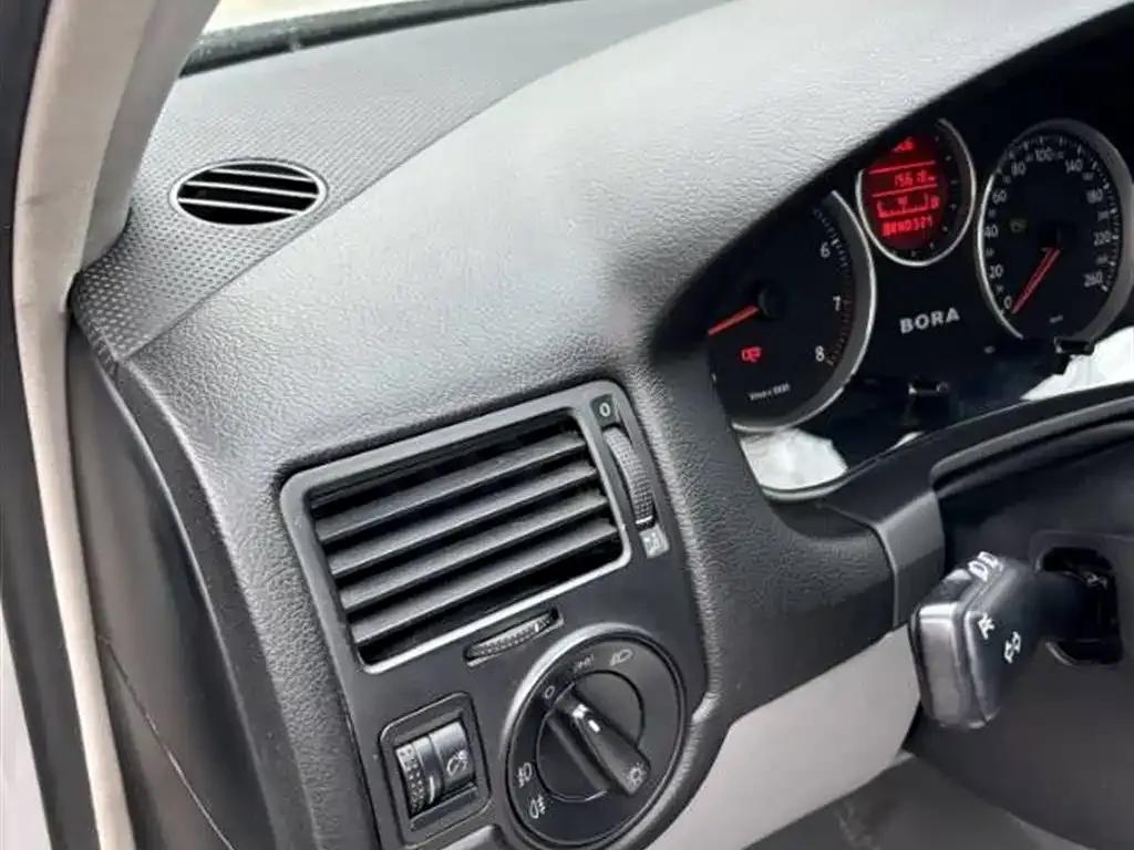 2006 Volkswagen Bora Classic HS 1.6 Automatic Luxury — миниатюра 3