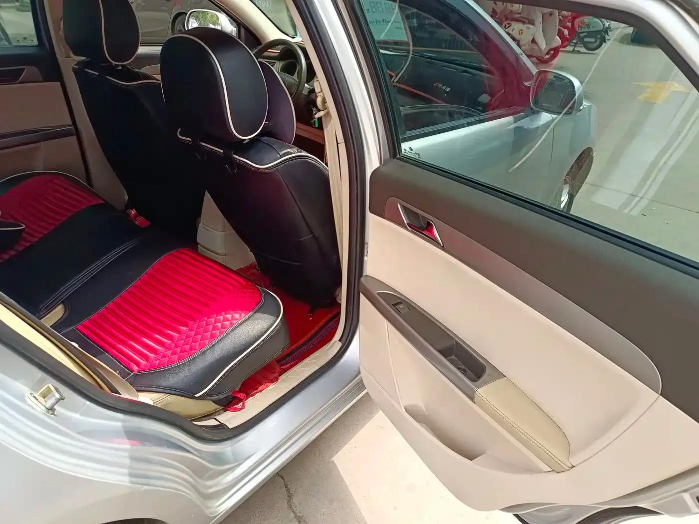 Dongfeng Fengshen S30 2009 Model 1.6L Automatic Premium Edition — миниатюра 6