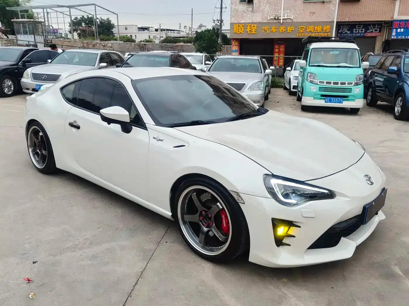 Toyota 86 2013 2.0L Automatic Luxury — миниатюра 11