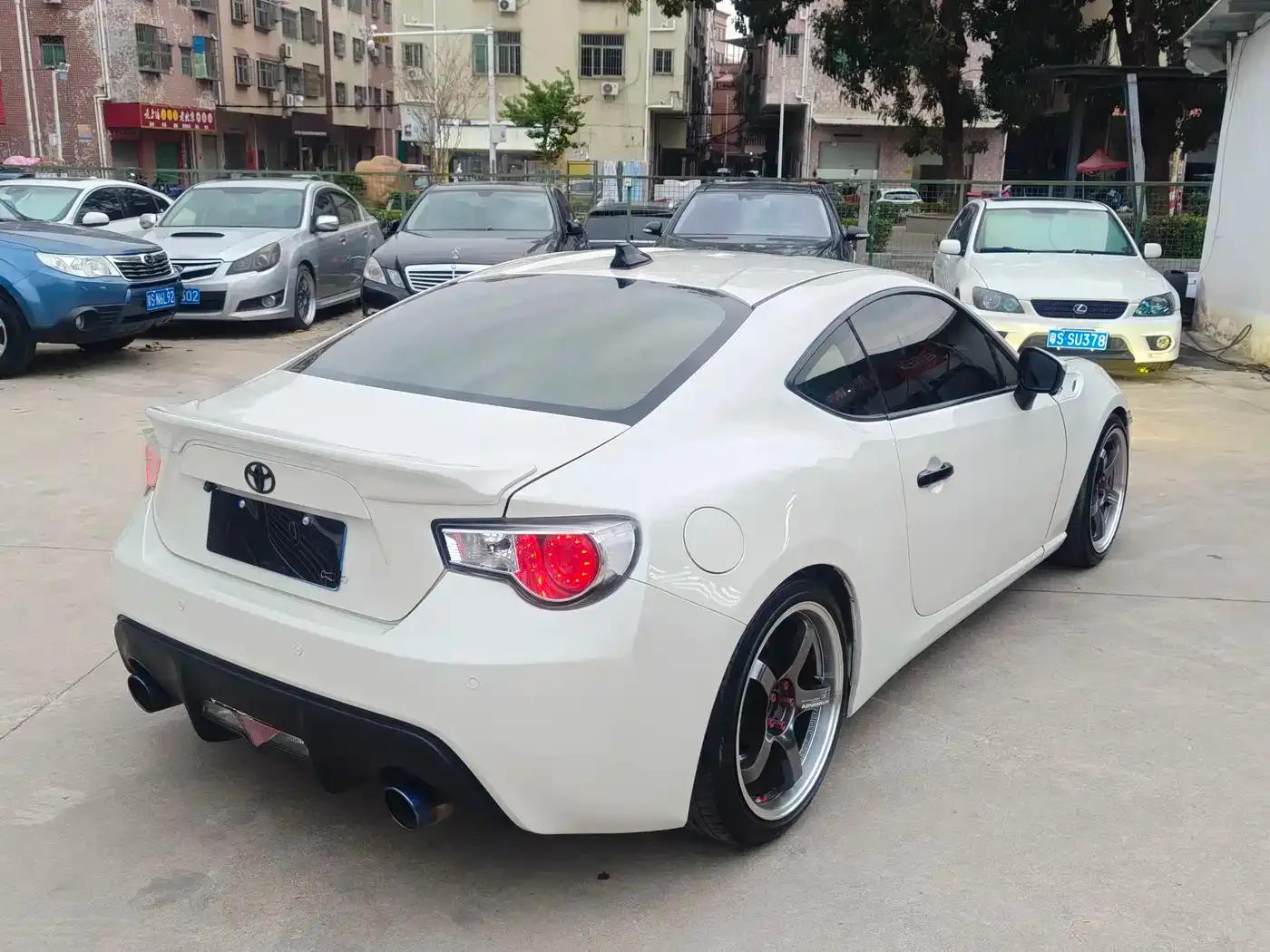 Toyota 86 2013 2.0L Automatic Luxury — миниатюра 12