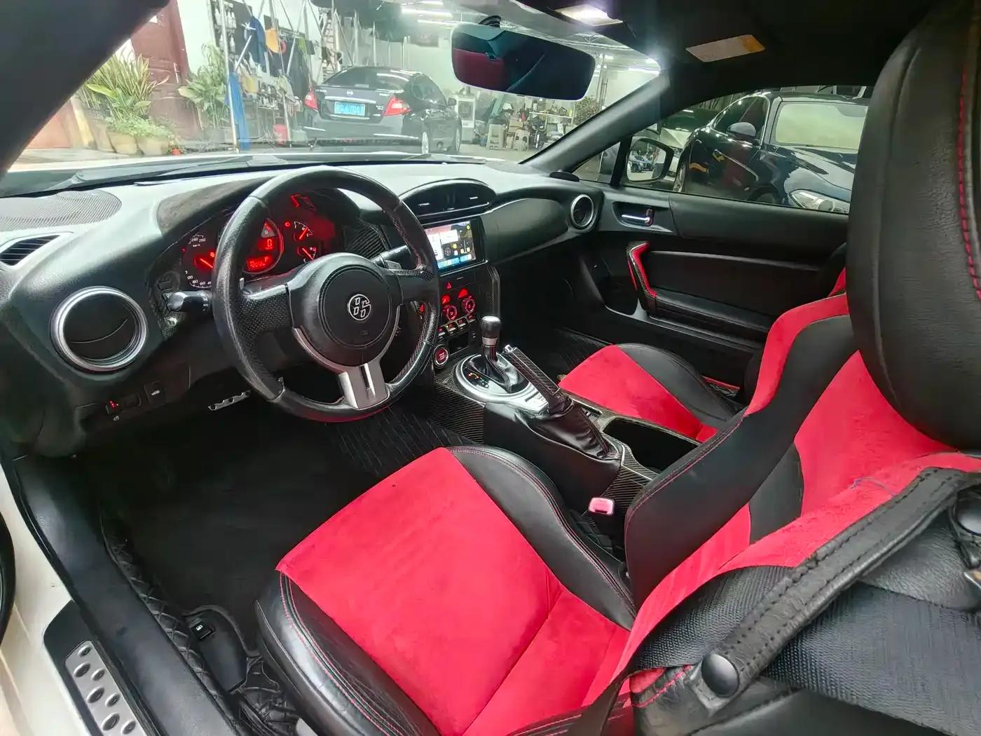 Toyota 86 2013 2.0L Automatic Luxury — миниатюра 17