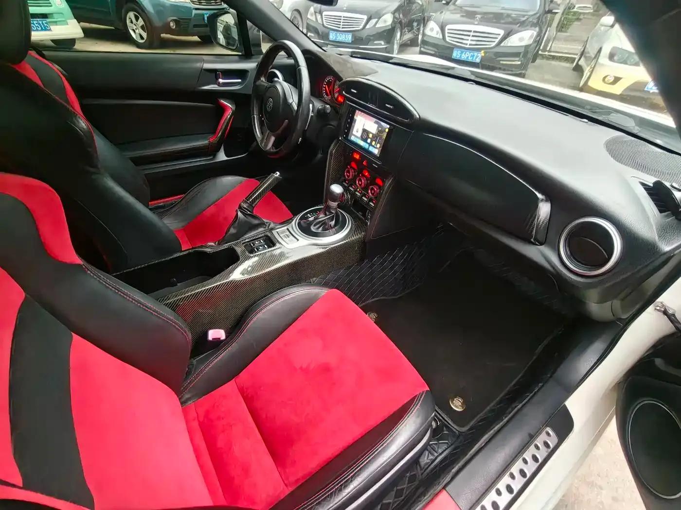 Toyota 86 2013 2.0L Automatic Luxury — миниатюра 18