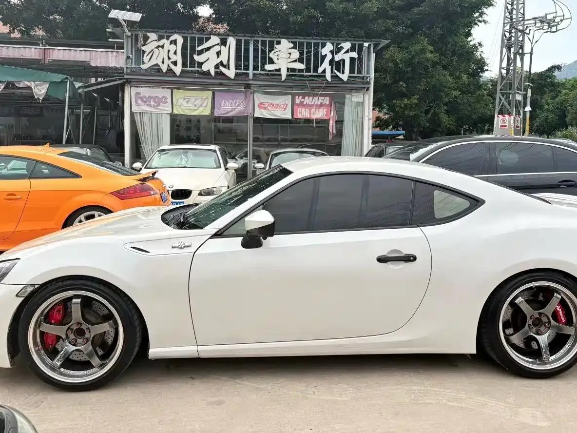 Toyota 86 2013 2.0L Automatic Luxury — миниатюра 3