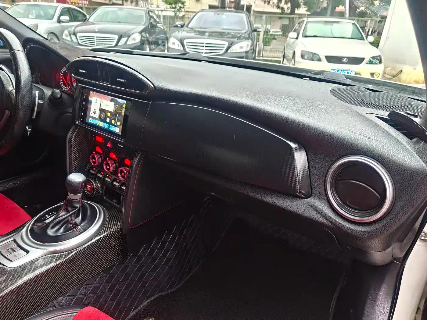 Toyota 86 2013 2.0L Automatic Luxury — миниатюра 21