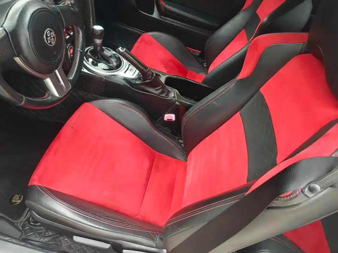 Toyota 86 2013 2.0L Automatic Luxury — миниатюра 25