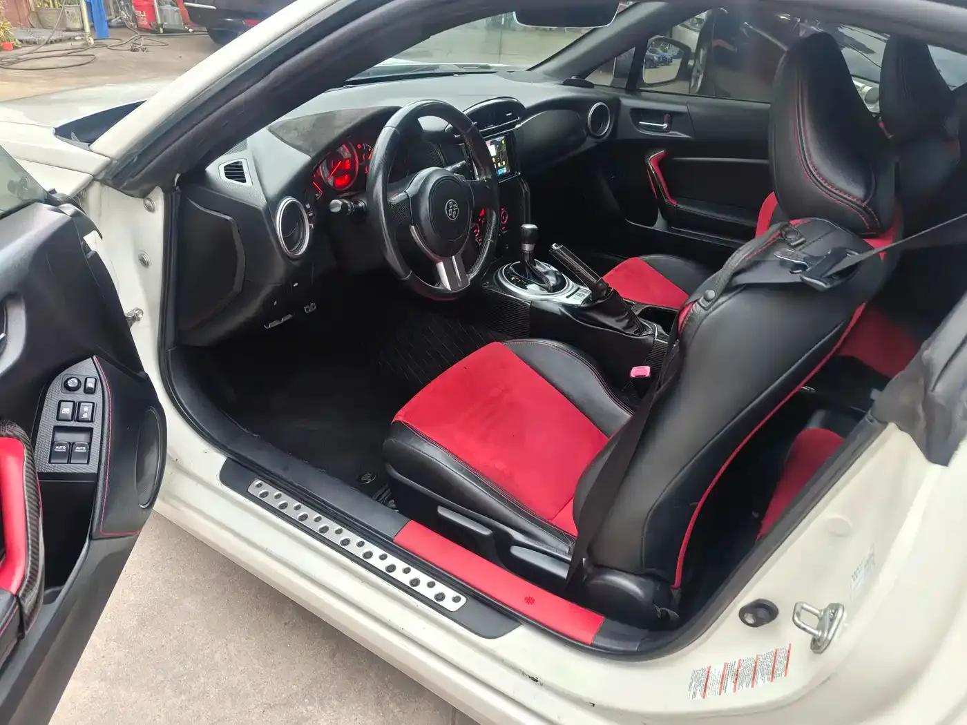 Toyota 86 2013 2.0L Automatic Luxury — миниатюра 26