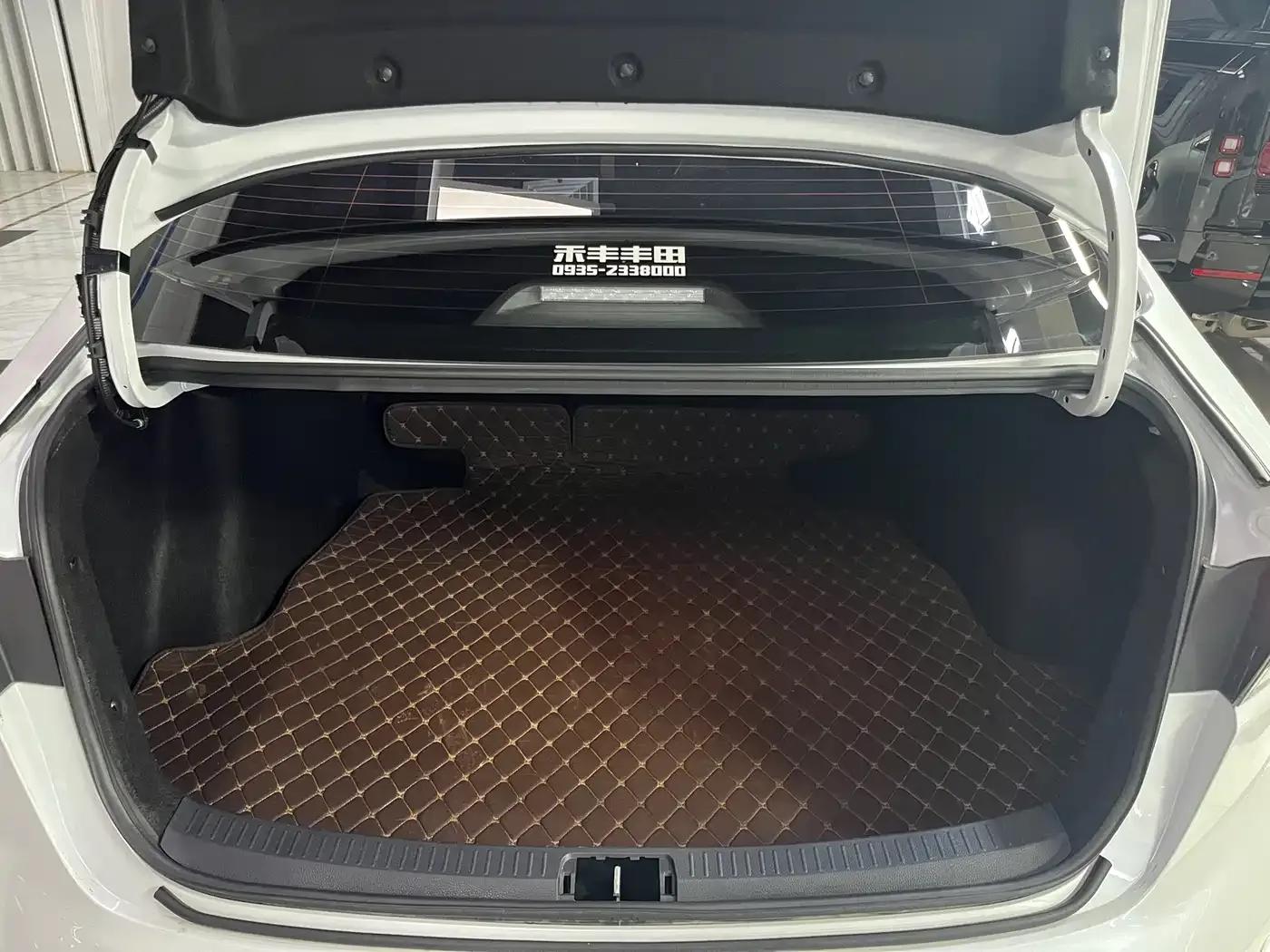2024 Geely Lingshang 2.0L Leading Edition — миниатюра 11