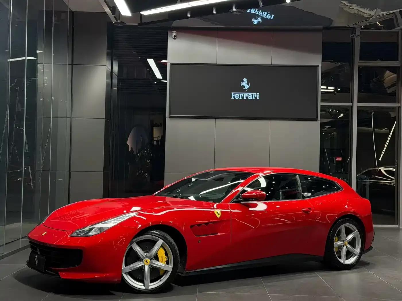 2017 GTC4Lusso 3.9T V8 — миниатюра 1