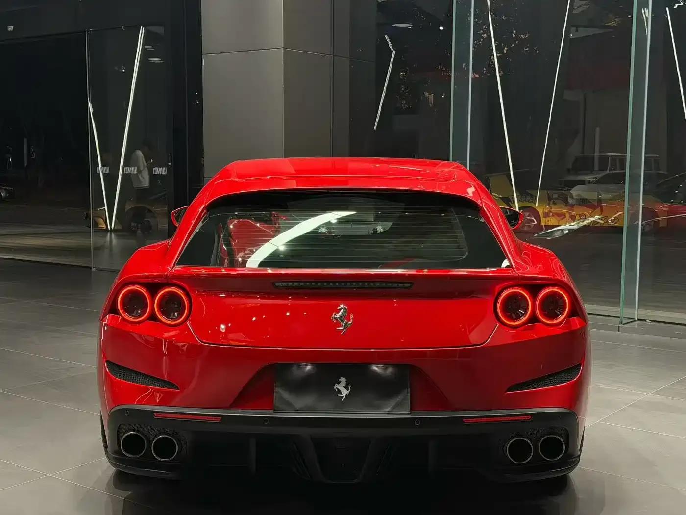 2017 GTC4Lusso 3.9T V8 — миниатюра 2