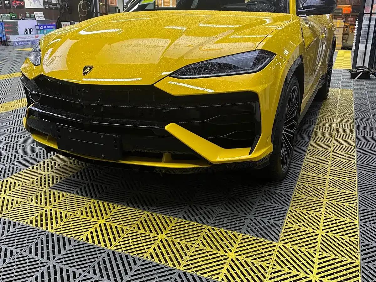 2025 Urus SE 4.0T Standard Edition — миниатюра 2