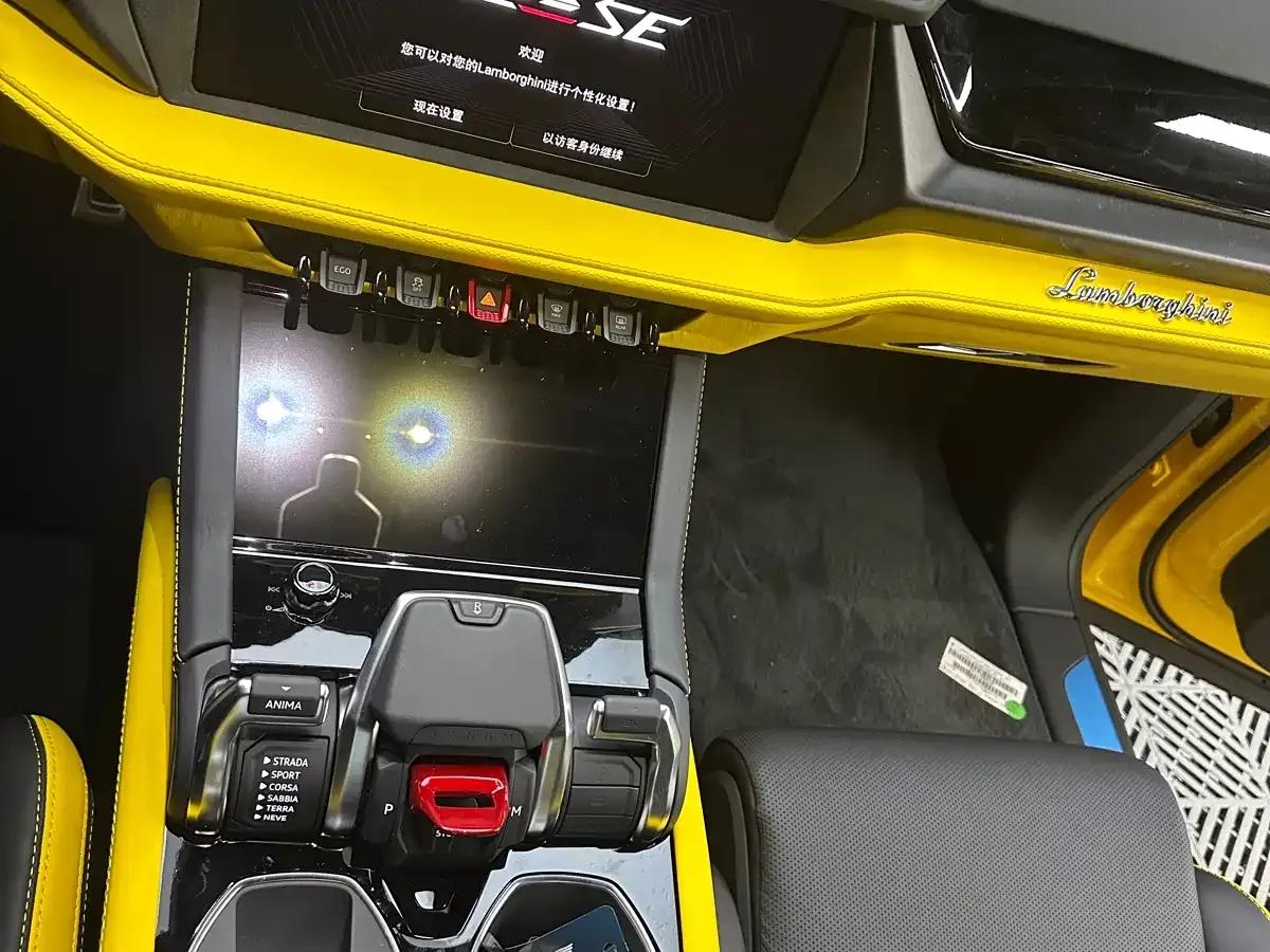 2025 Urus SE 4.0T Standard Edition — миниатюра 11