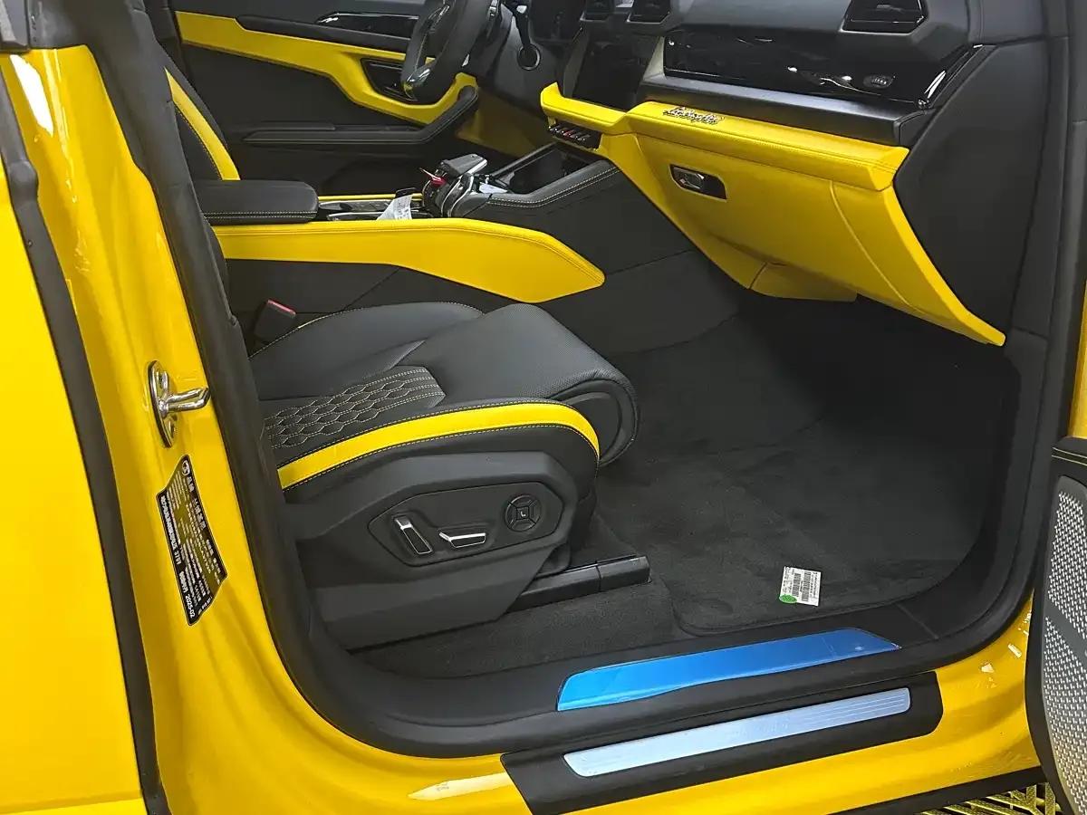 2025 Urus SE 4.0T Standard Edition — миниатюра 4