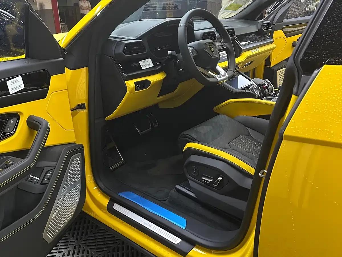 2025 Urus SE 4.0T Standard Edition — миниатюра 8