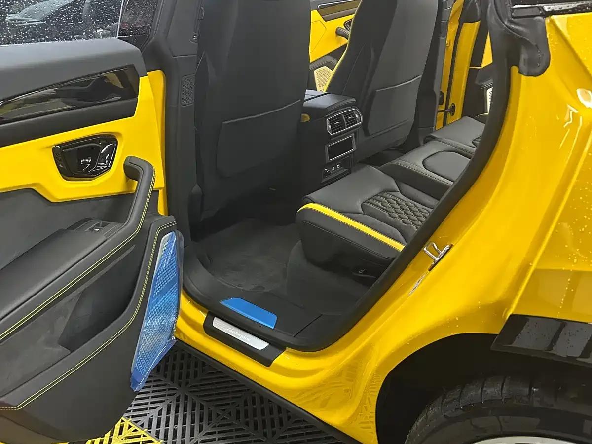 2025 Urus SE 4.0T Standard Edition — миниатюра 9