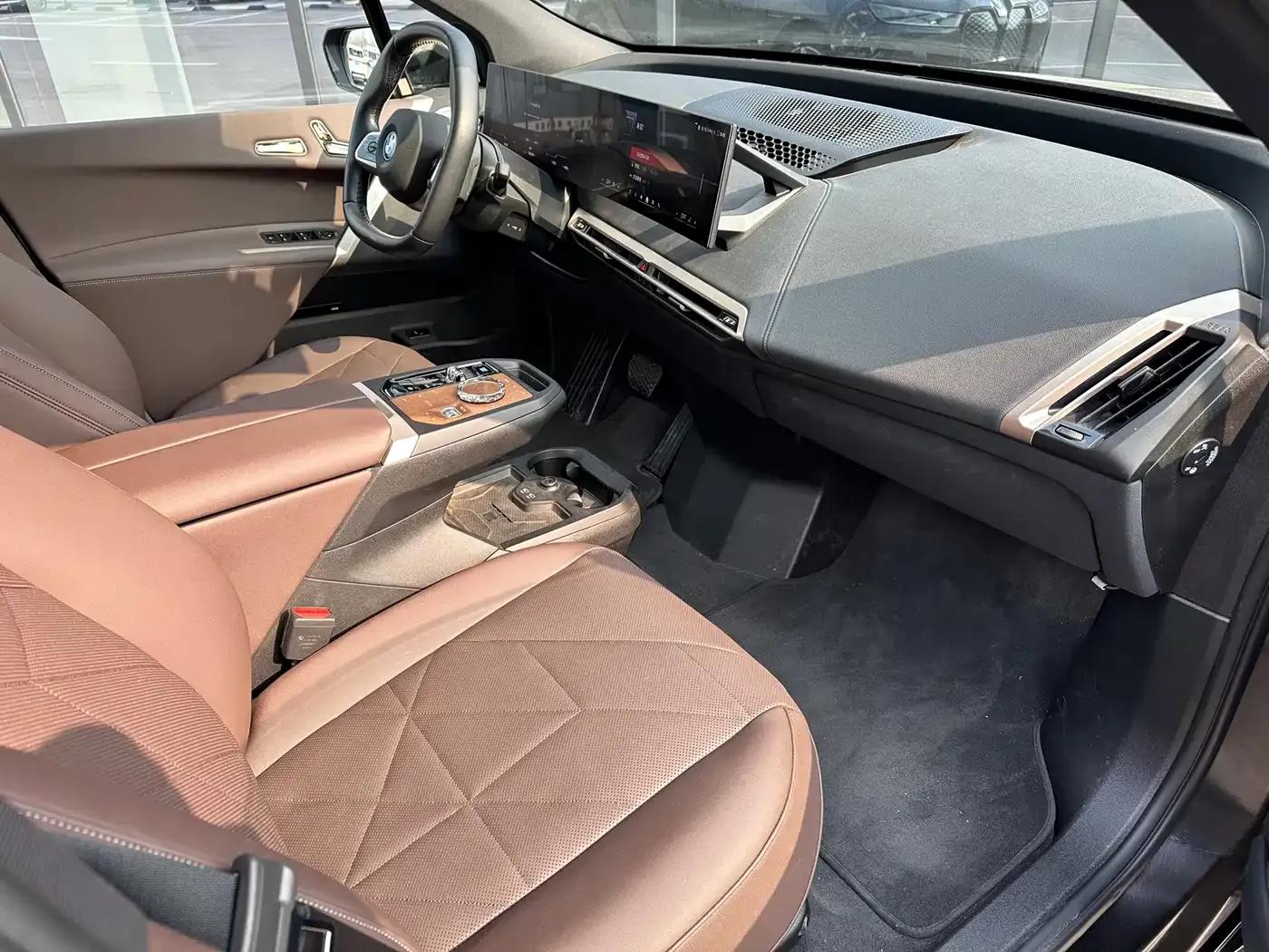 BMW iX M60 2023 M60 — миниатюра 8