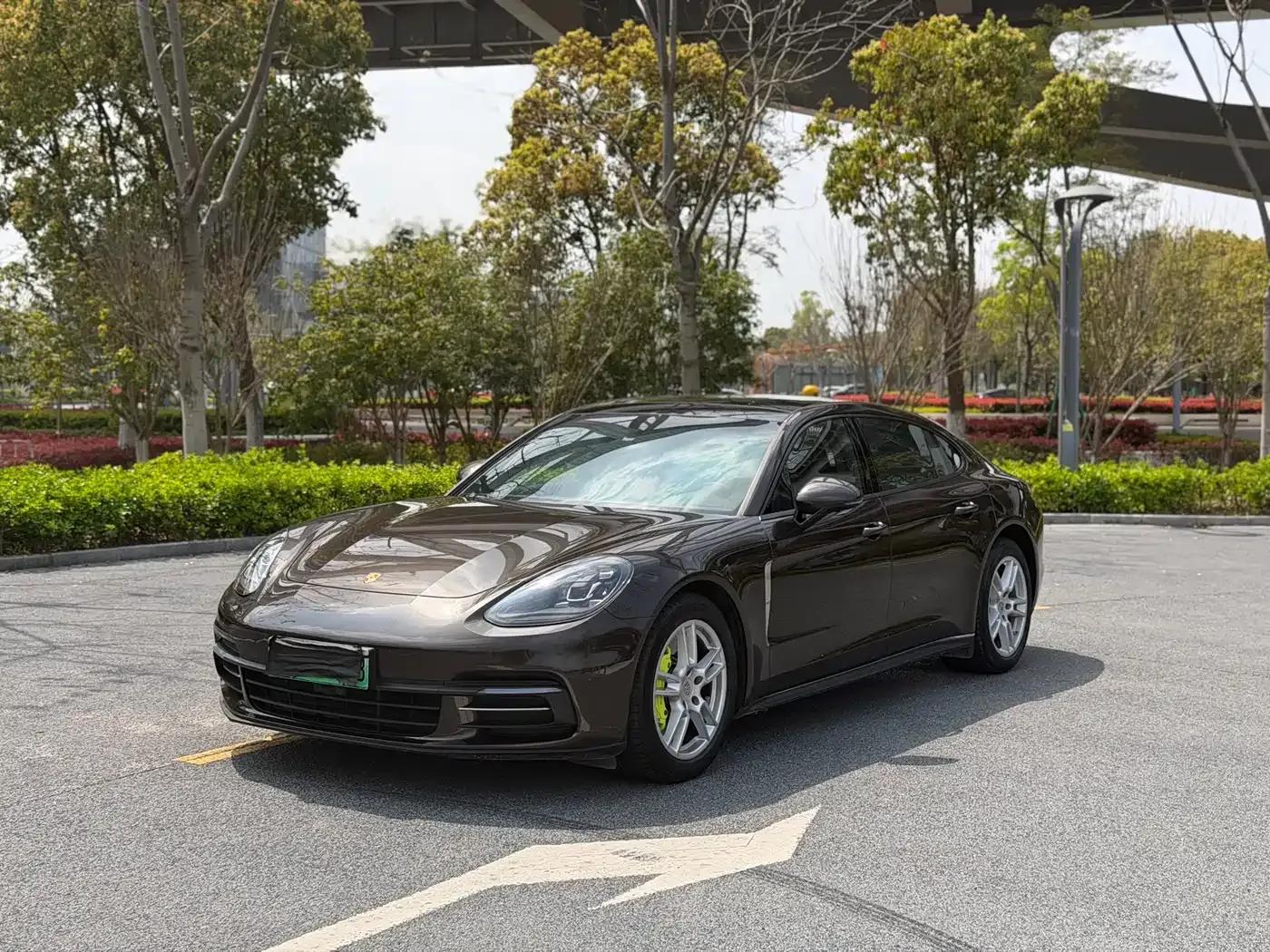 2017 Panamera 4 E-Hybrid Executive Long Wheelbase 2.9T — миниатюра 1