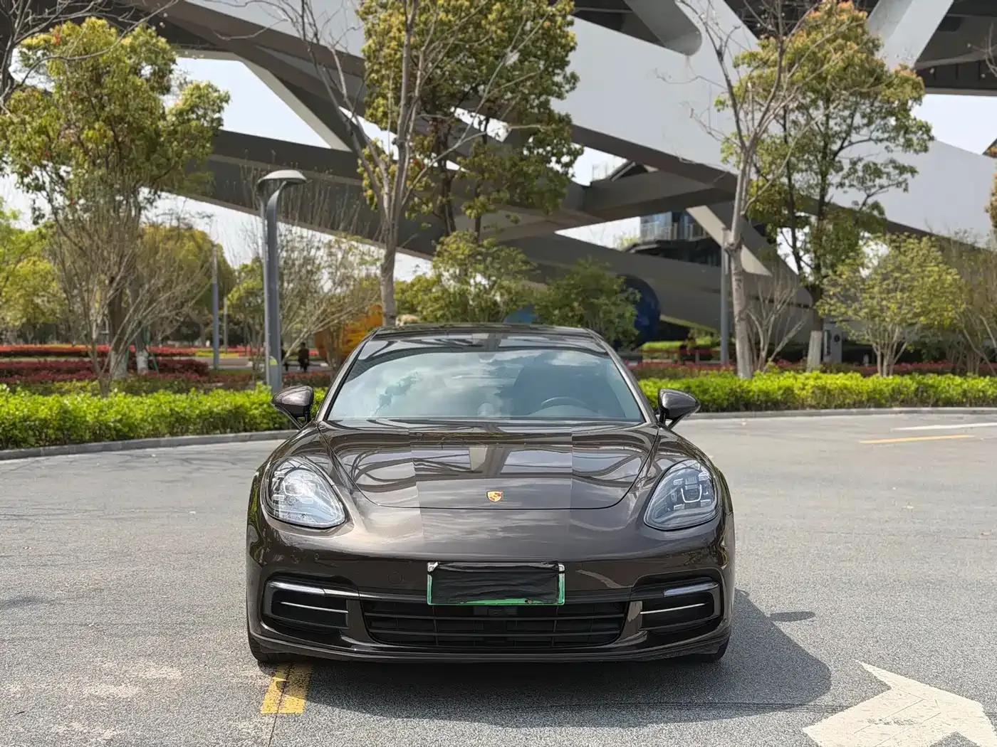 2017 Panamera 4 E-Hybrid Executive Long Wheelbase 2.9T — миниатюра 2