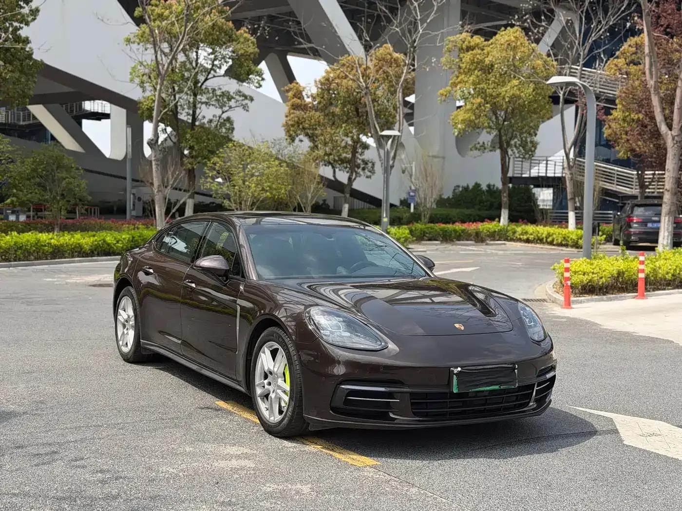 2017 Panamera 4 E-Hybrid Executive Long Wheelbase 2.9T — миниатюра 3