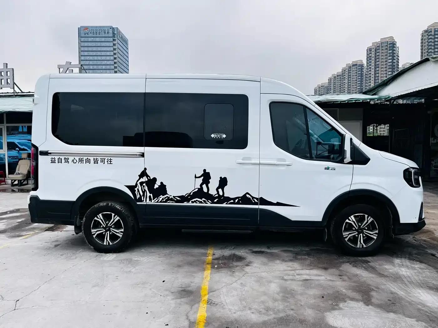Ford Transit T8 2024 T8 2.3T Diesel Manual Mid-Wheelbase Mid-Roof 9-Seater Business Travel Edition 2/2/2/3 — миниатюра 3
