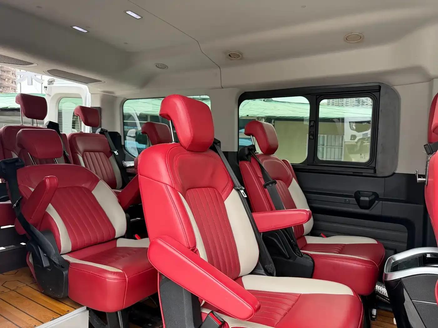 Ford Transit T8 2024 T8 2.3T Diesel Manual Mid-Wheelbase Mid-Roof 9-Seater Business Travel Edition 2/2/2/3 — миниатюра 7