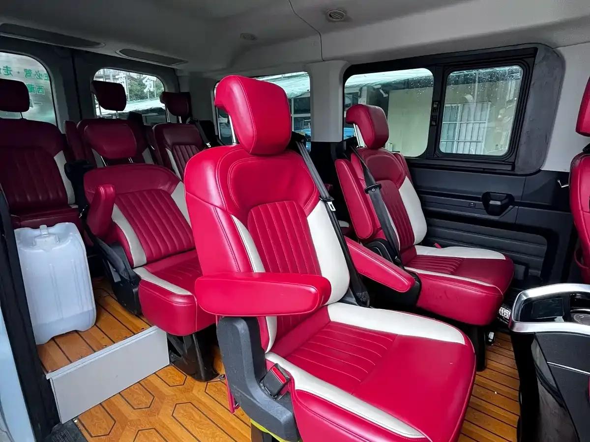 Ford Transit T8 2024 T8 2.3T Diesel Manual Mid-Wheelbase Mid-Roof 9-Seater Business Travel Edition 2/2/2/3 — миниатюра 8