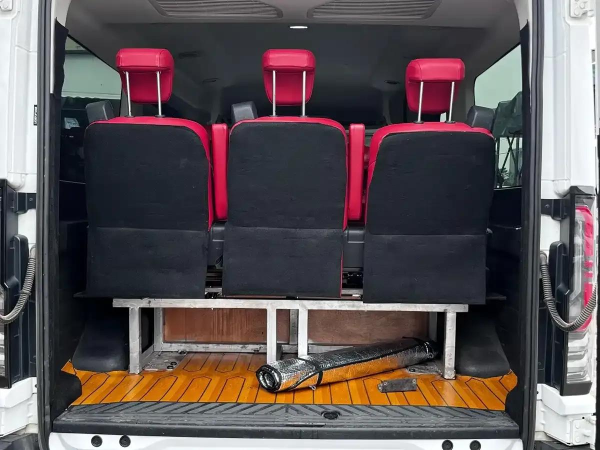 Ford Transit T8 2024 T8 2.3T Diesel Manual Mid-Wheelbase Mid-Roof 9-Seater Business Travel Edition 2/2/2/3 — миниатюра 9