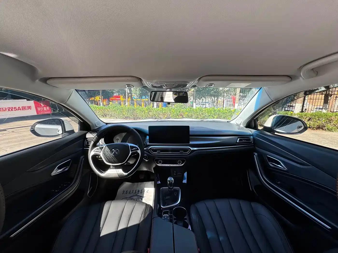 Beijing U7 2019 1.5T Manual Elite Edition (National V Emission Standard) — миниатюра 9