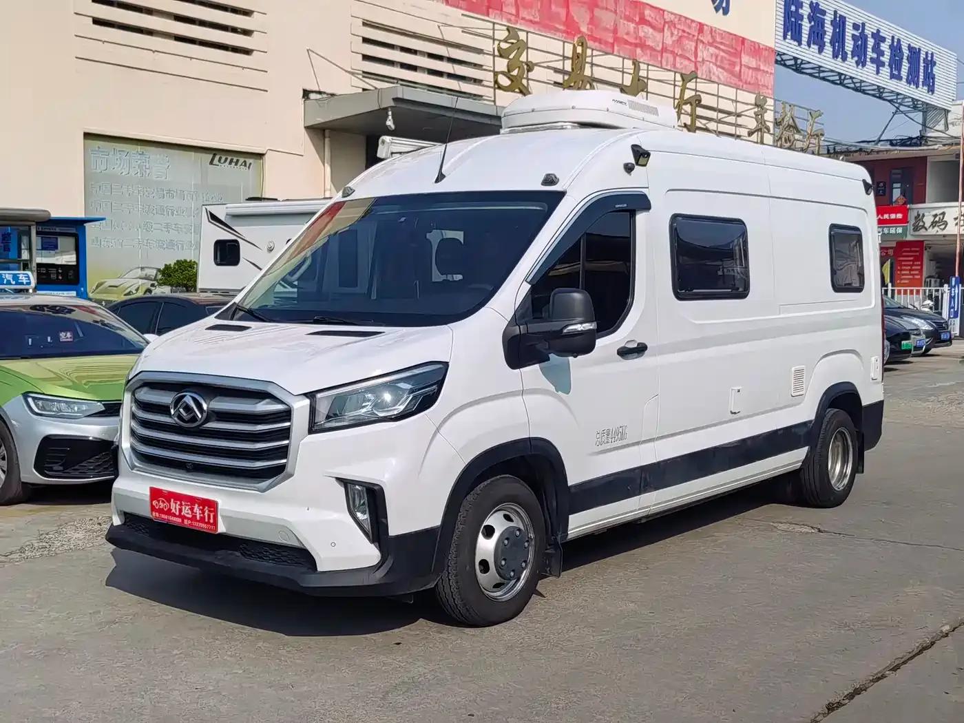 SAIC MAXUS V90 RV 2021 Model 2.0T Traveler V90 Self-propelled Class B Motorhome Luxury Version with Longitudinal Bed — миниатюра 1