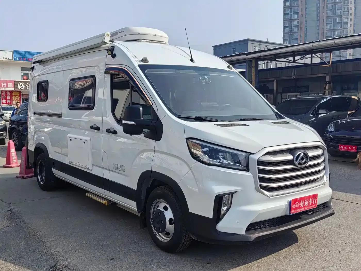 SAIC MAXUS V90 RV 2021 Model 2.0T Traveler V90 Self-propelled Class B Motorhome Luxury Version with Longitudinal Bed — миниатюра 2
