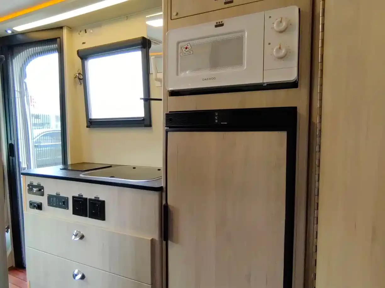 SAIC MAXUS V90 RV 2021 Model 2.0T Traveler V90 Self-propelled Class B Motorhome Luxury Version with Longitudinal Bed — миниатюра 14