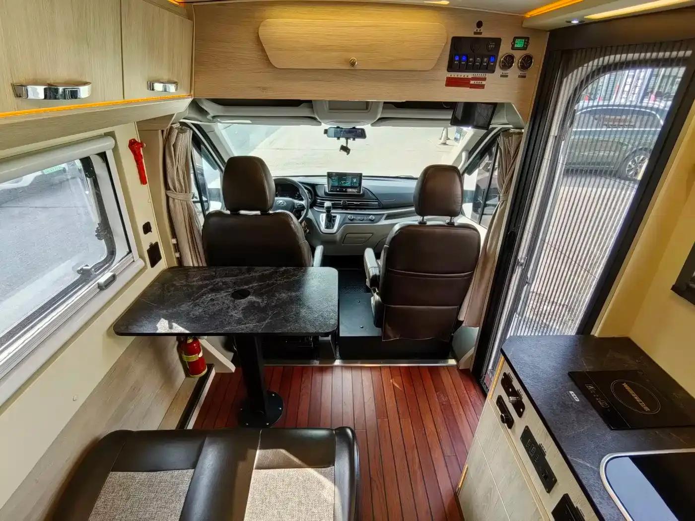 SAIC MAXUS V90 RV 2021 Model 2.0T Traveler V90 Self-propelled Class B Motorhome Luxury Version with Longitudinal Bed — миниатюра 4