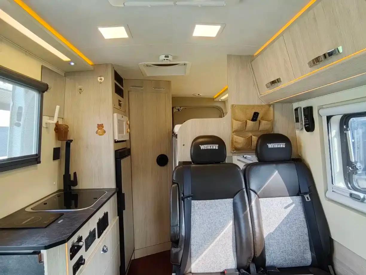 SAIC MAXUS V90 RV 2021 Model 2.0T Traveler V90 Self-propelled Class B Motorhome Luxury Version with Longitudinal Bed — миниатюра 5