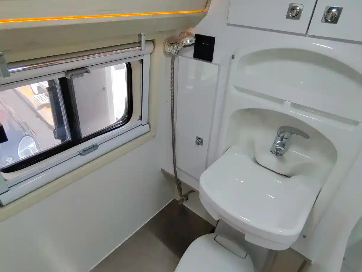 SAIC MAXUS V90 RV 2021 Model 2.0T Traveler V90 Self-propelled Class B Motorhome Luxury Version with Longitudinal Bed — миниатюра 7