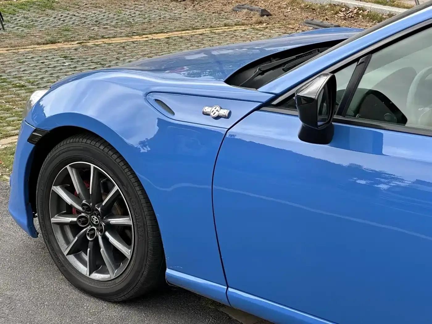 Toyota 86 2014 2.0L Automatic Luxury — миниатюра 3