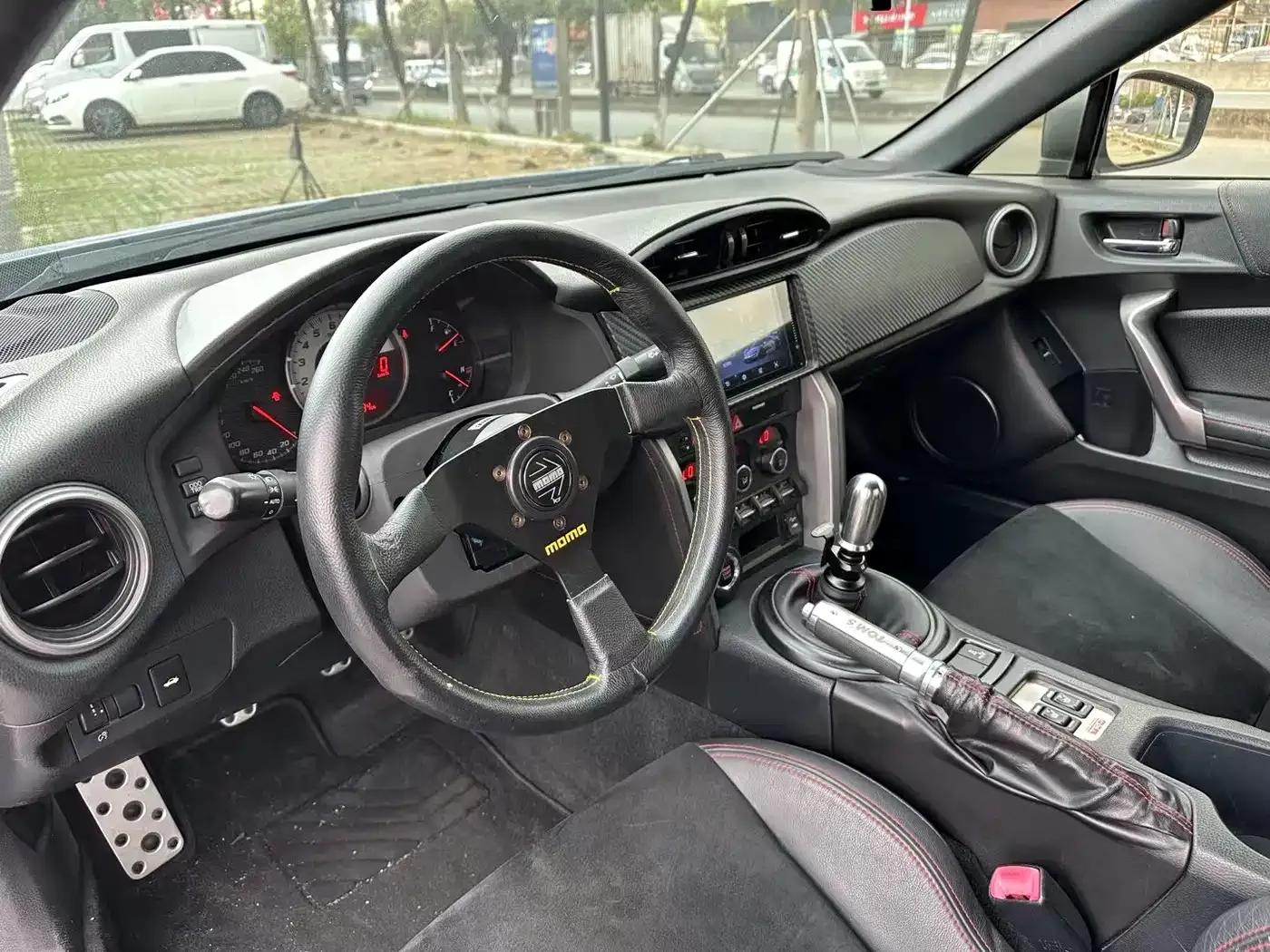 Toyota 86 2014 2.0L Automatic Luxury — миниатюра 4