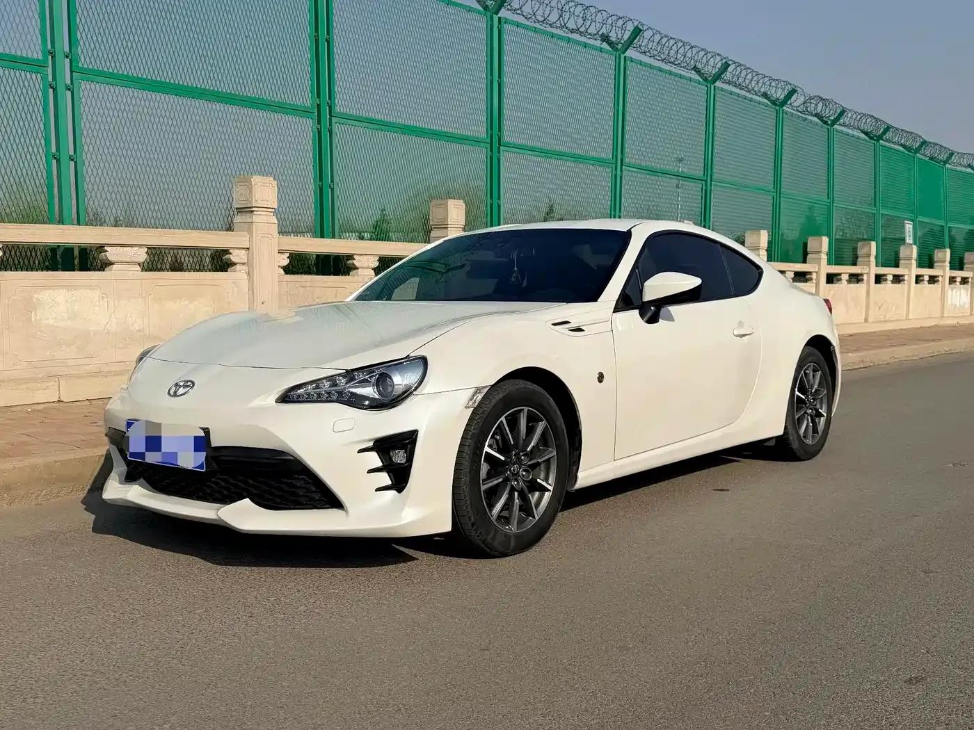 Toyota 86 2017 2.0L Automatic Luxury — миниатюра 1