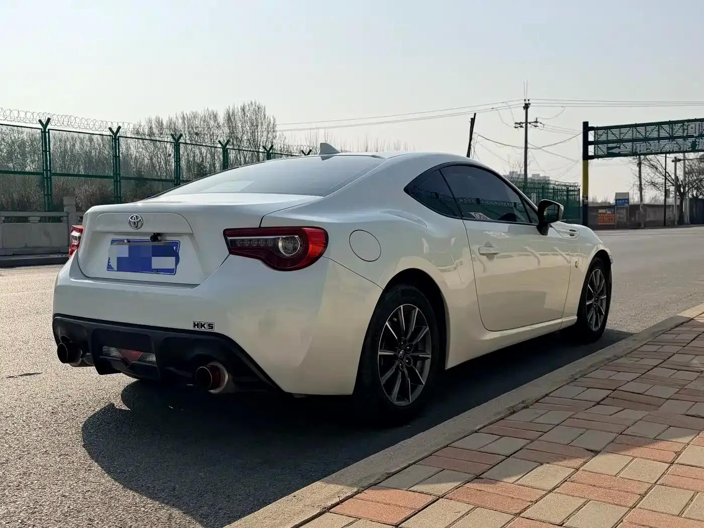 Toyota 86 2017 2.0L Automatic Luxury — миниатюра 4